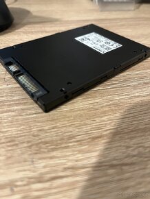 Nevyužívaný SSD KINGSTON SA400S37240G - 240 GB - 3