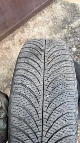 4x celoroční GoodYear 185/60 R15 88H - 3