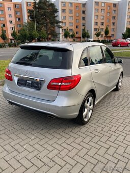 MERCEDES B180 90kw--AVANTGARDE--KŮŽE--LED--113.000km-- - 3