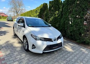 Toyota Auris 1,8 Hybrid,1 Majit.prav,servis benzín - 3