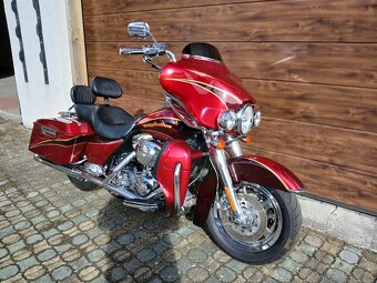 Harley-Davidson FLHTCUSE Ultra CVO 103 - 3