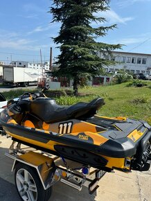 Vodní skútr Sea-Doo RXT-X 300 - 3