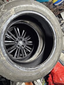 Zimní pneu 215/55 R17 H - 3