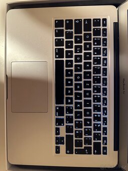 MacBook Air 13,3 2015 - 3