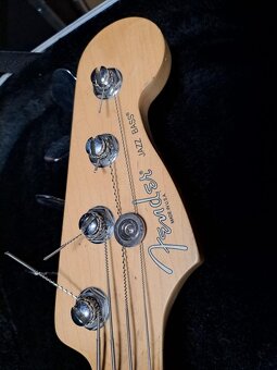 Fender Jazz Bass - 3