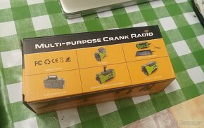 Solárni nouzové rádio s power bankou - 3