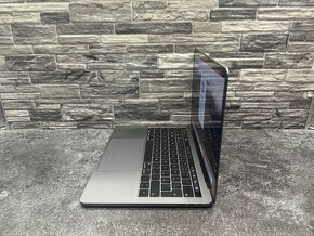 MacBook Pro 13 2018 i5 / 8GB / 256GB - 3