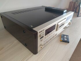 Prodám raritní DAT SONY DTC-2000ES, 4hlavy, TOP stav - 3