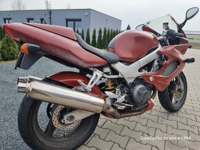 Honda VTR 1000 F Firestorm - 3