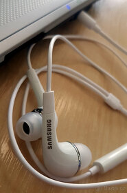 Sluchátka Samsung EH64 handsfree, bílá, 3,5mm jack. Nové - 3