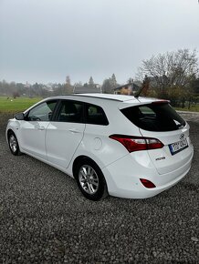 HYUNDAI i30 COMBI LIFT-1.6BENZIN-88kw-111000km - 3