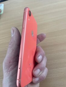 iPhone XR - 3