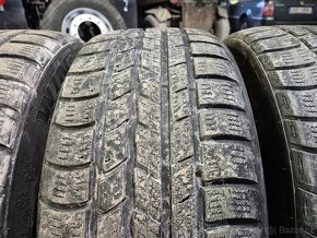 Prodám pneu 235/45R17 - 3