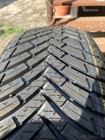 BFGoodrich G-Grip All Season 2 195/65 R15 91H - 3