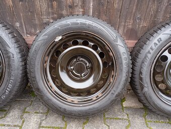 zimní sada 4x108 195/60/16 zánovní goodyear peugeot citroen - 3