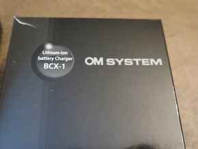 OM System nabíječka BCX-1 + 2x akumulátor BLX-1 - 3