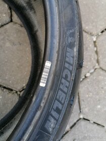 PNEU = MOTO = MICHELIN = 245/40 R18 - 3