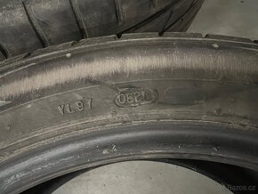 Pneu 235/45 R18 - 3