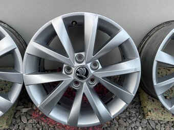 Zamluveno - Originální disky Škoda Alcatras 5x112 R16 - 3