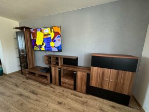 Obývací stěna 4,3 m stolek pod TV, skříň - 3