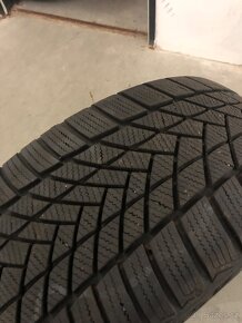 Prodám dvě zimní pneumatiky Matador 235/45 R18 - 3