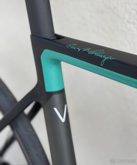 COLNAGO V3 SRAM Rival AXS 2x12 - NOVÉ - 3