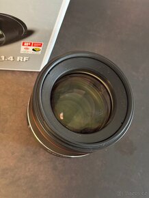 Canon RF Samyang AF 85mm f/1.4 - 3