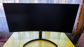 LG 35 UltraWide prohnutý monitor 4K - 3