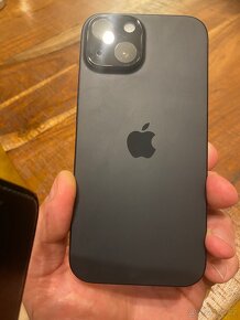 Prodám IPhone 15 128 GB Černá - 3