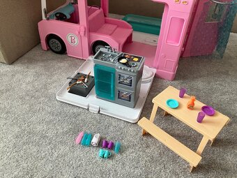 Barbie karavan + barbie - 3