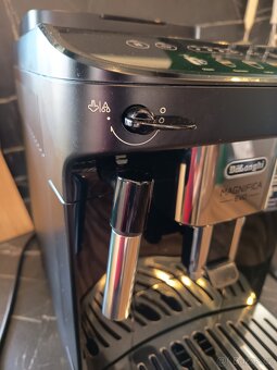 Kávovar DeLonghi magnifica Evo - 3