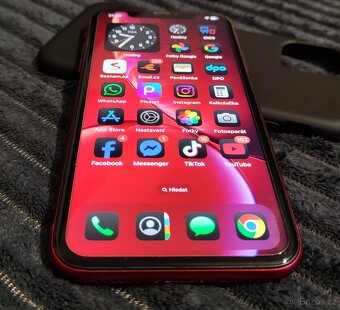 Apple iPhone XR, 64GB (PRODUCT) RED - 3