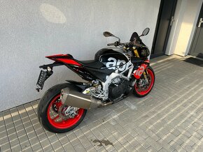 Aprilia Tuono V4 1100 Factory - 3