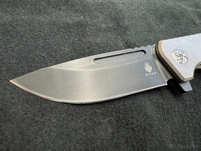 Kizer Es-cort - 3