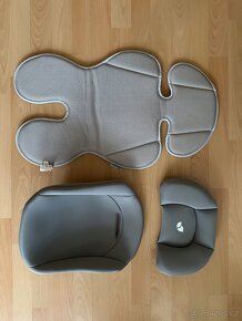 Joie baby car seat - 3