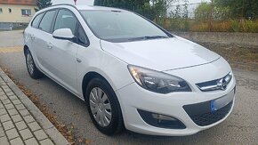 Opel Astra Sports Tourer - 3