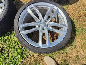 RS6 4G Kola 21x9,5 5x112 original - 3