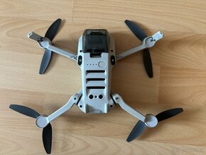 Dron DJI Mini 2 Fly More Combo - 3