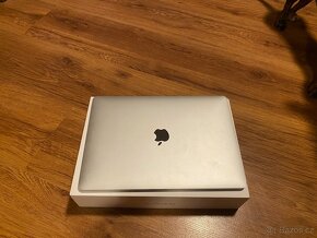 MacBook Air 13.3” 2020 i5 8GB RAM - 3