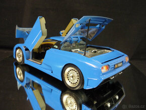 Bugatti EB110 světle modré Bburago 1/18 - 3