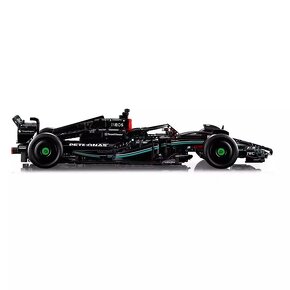 Stavebnice F1 Mercedes W14 - 3