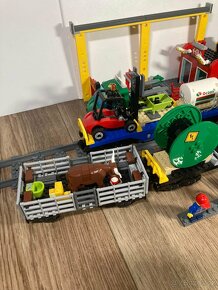 LEGO 60052 NÁKLADNÍ VLAK NA DÁLKOVÉ OVLÁDÁNÍ - 3