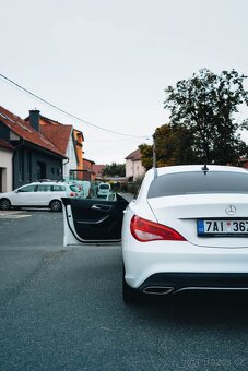 Mercedes Benz Cla-180 turbo - 3