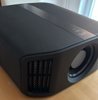 JVC DLA-N7B - 4K Beamer Projector - 3