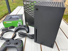 Xbox Series X + Razer Wolverine V2 - 3