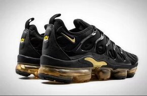 NIKE Air VaporMax PLUS 2019 "Black/Gold" - 3