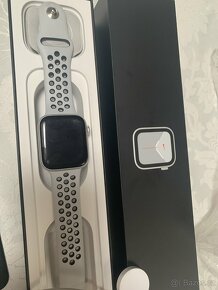 Prodám hodinky Apple Watch5 NIKE Aluminium 44mm - 3