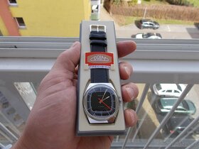 krasne nove nenosene funkcni hodinky prim rok 1977 funkcni - 3