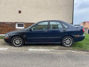 NA NÁHRADNÍ DÍLY  Volvo S40 1.8 2003 - 3