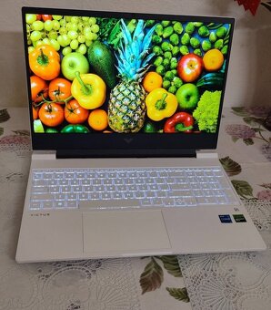 HP victus i7-13700H RTX 4050 6GB sleva při osobním odběru 99 - 3